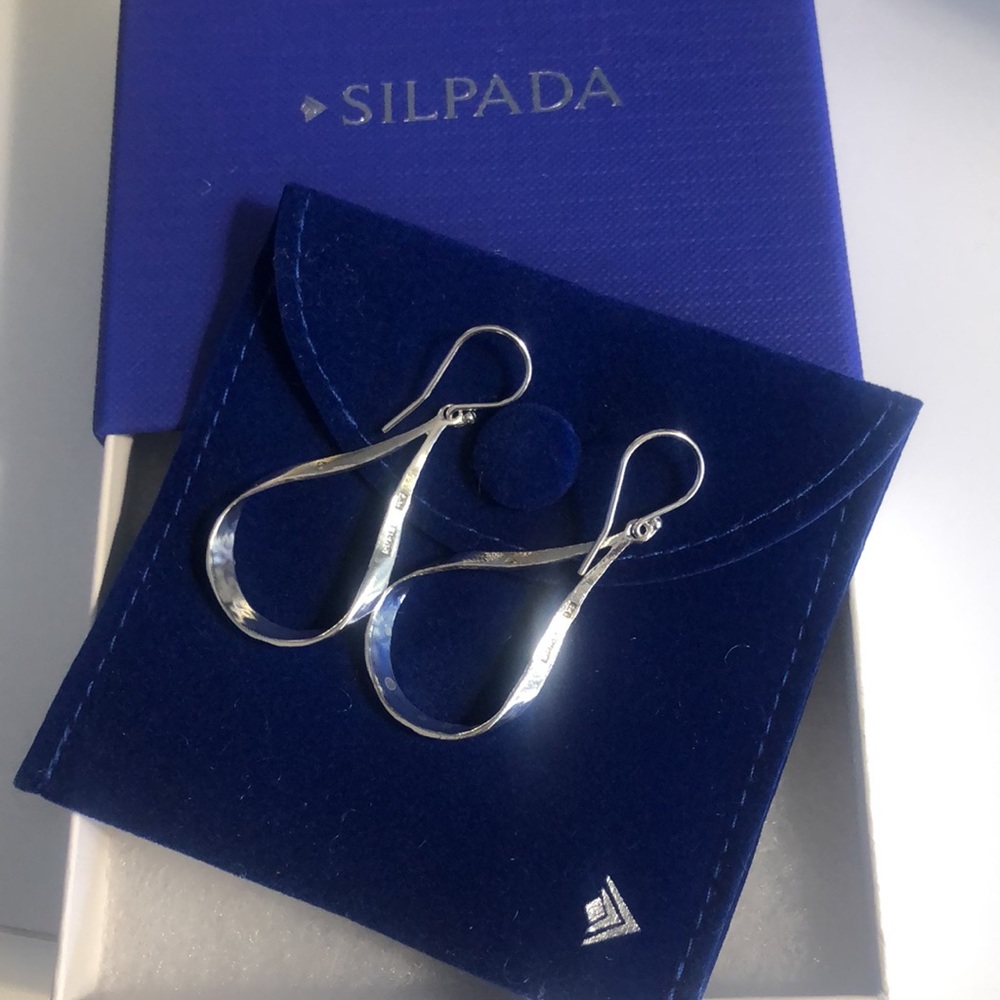HP 🔥 Silpada’s Hammered Sterling Silver Earrings with Fish hook backs